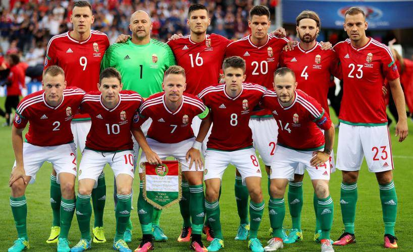 PG电子官网-欧国联比赛中球员们奋力拼搏，为荣誉奋斗的简单介绍