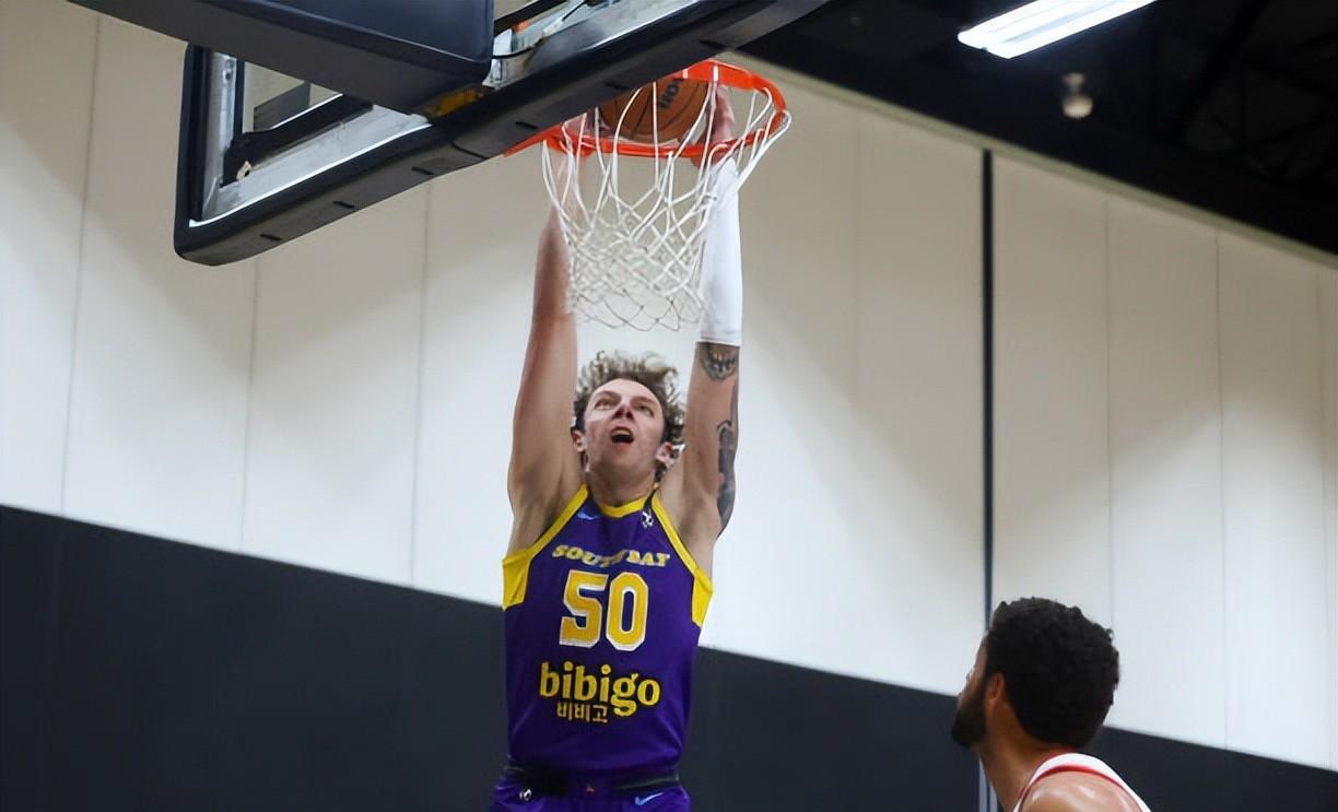 包含独行侠新秀表现抢眼协助获胜的词条