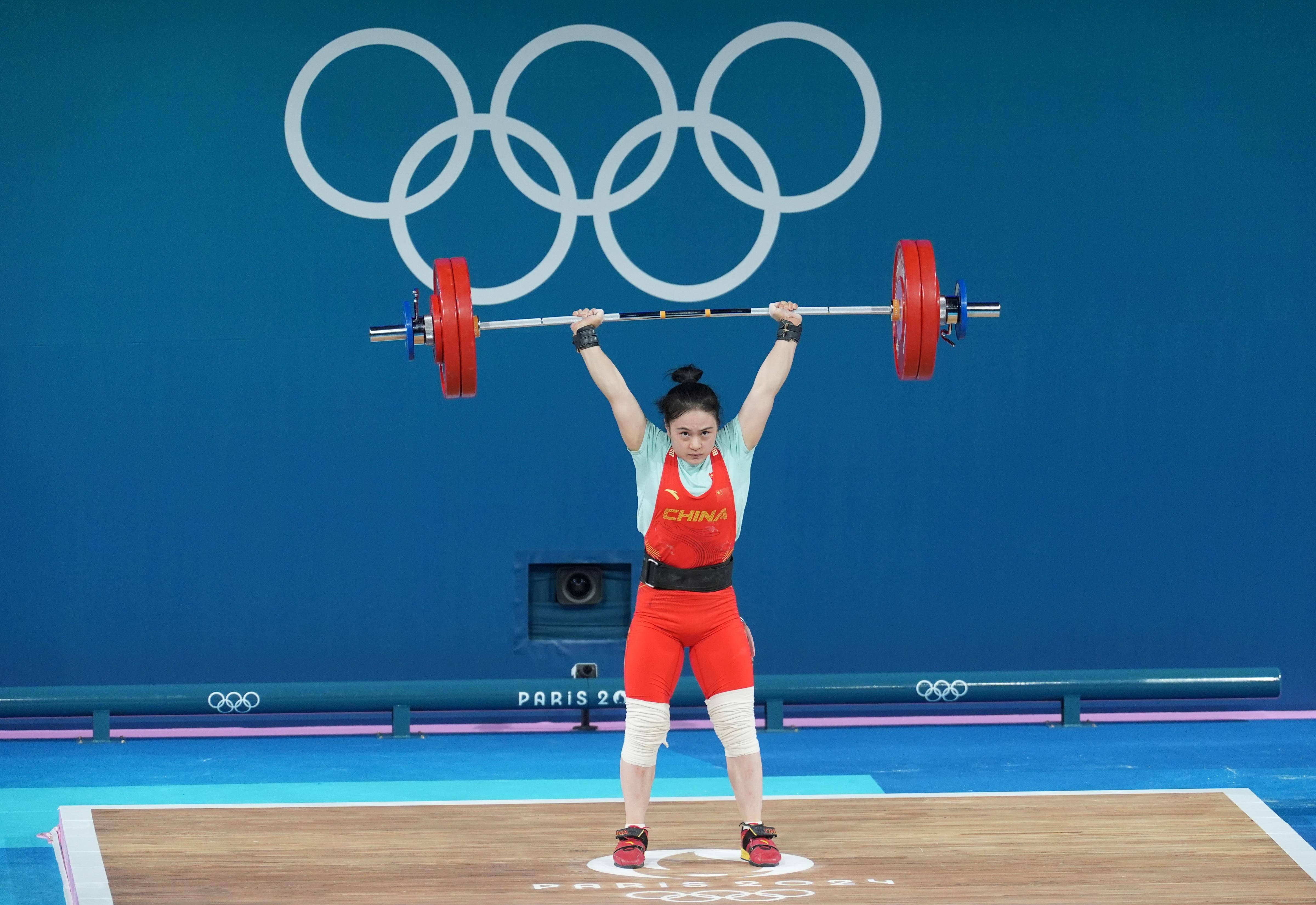 PG电子游戏-关于女子举重选手破纪录夺金，绝不认输的信息
