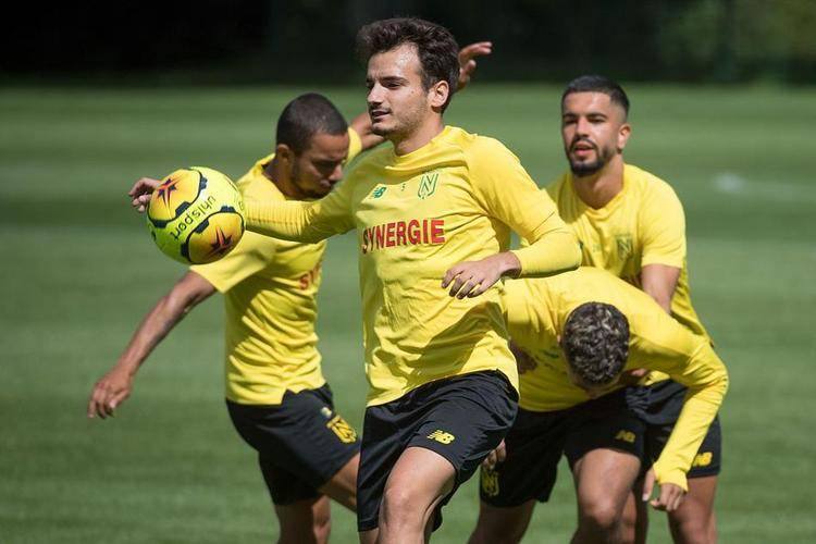 PG电子官网入口-安格斯队客场逼平，法甲保级前途未卜的简单介绍