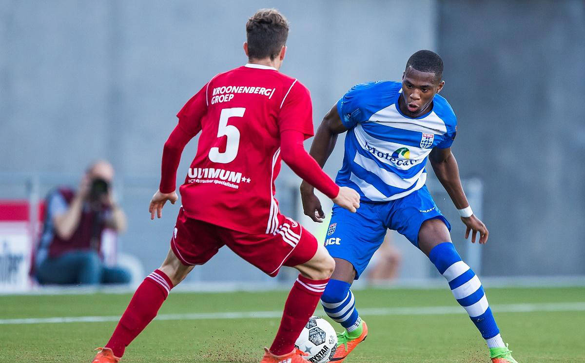 阿贾克斯逆转逆袭，打破对手防线