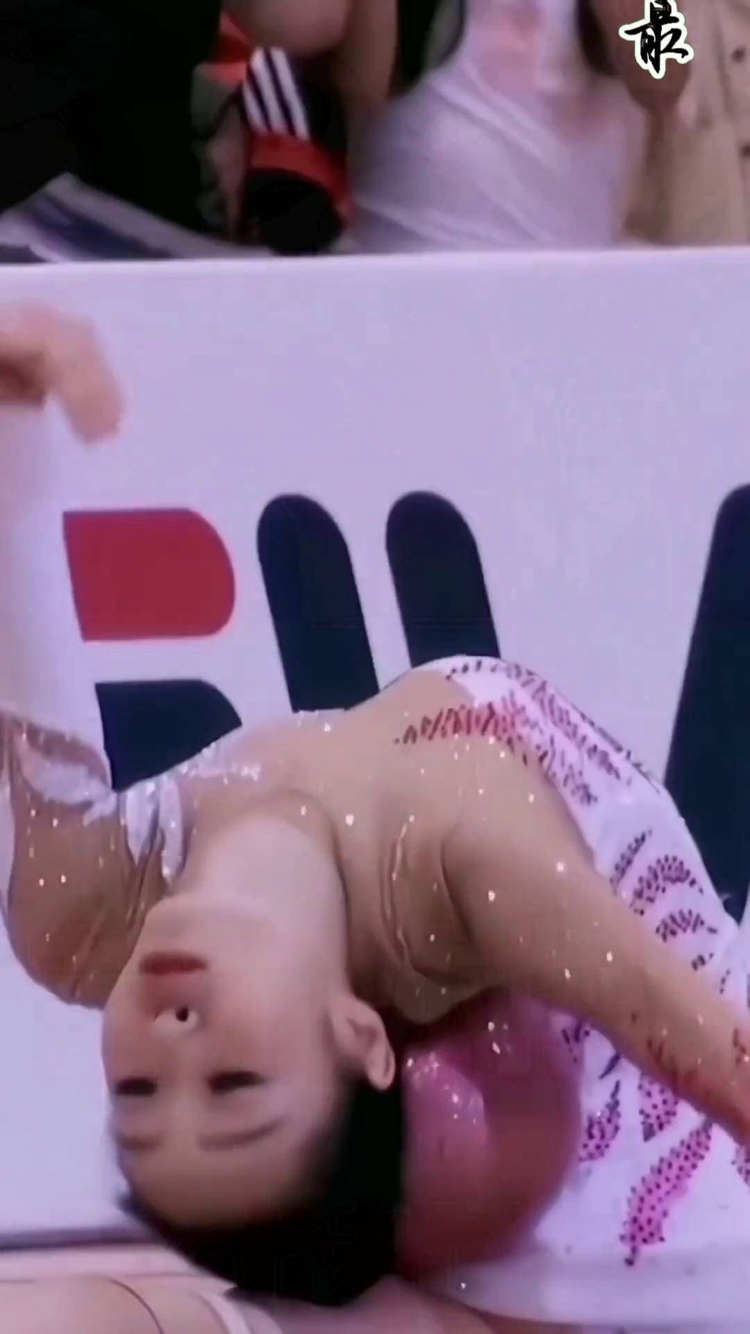 PG中国官网-体操选手舞出风采优美动作