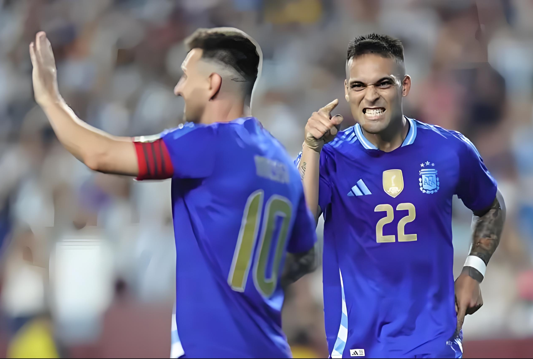 足球比赛再掀热潮！球队争夺胜利彰显实力