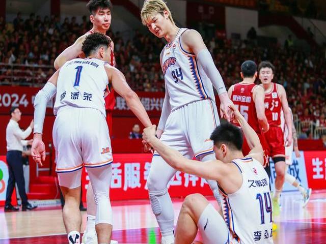 PG平台-上海队逐渐找到状态，球员默契配合