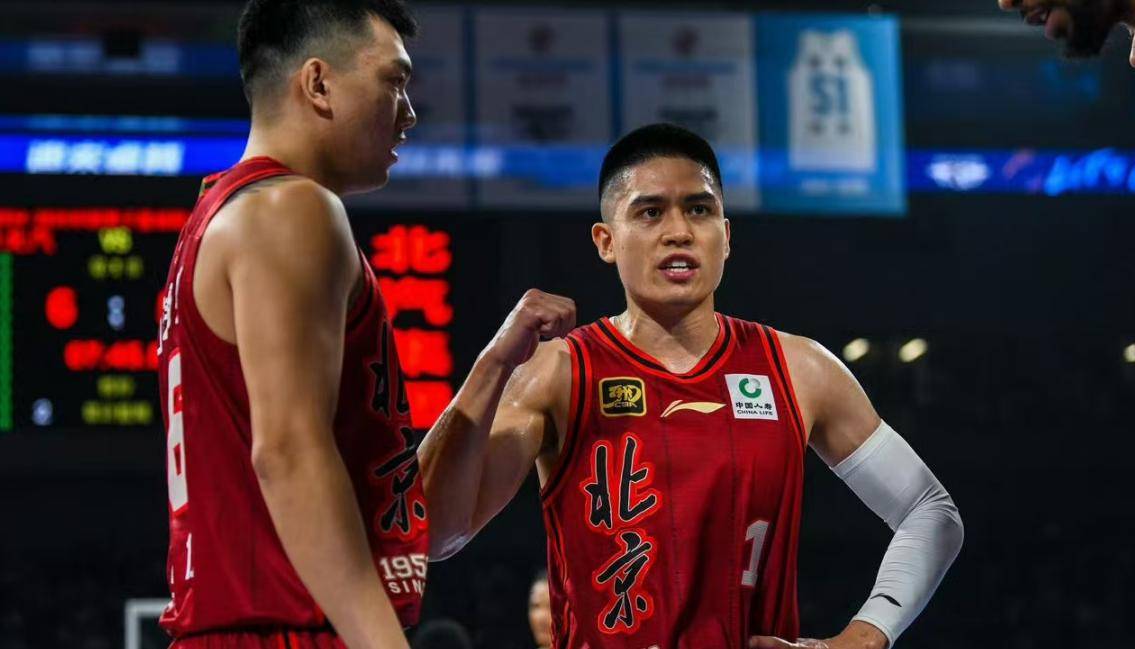 深圳男篮战胜北京男篮，赢得重要胜利