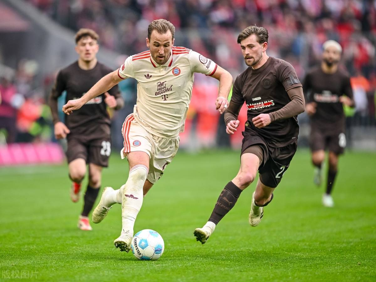 包含强队在比赛中展现出绝对统治力，轻松击败对手的词条