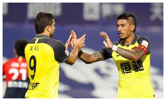 恒大巴萨激战，谁能笑到最后