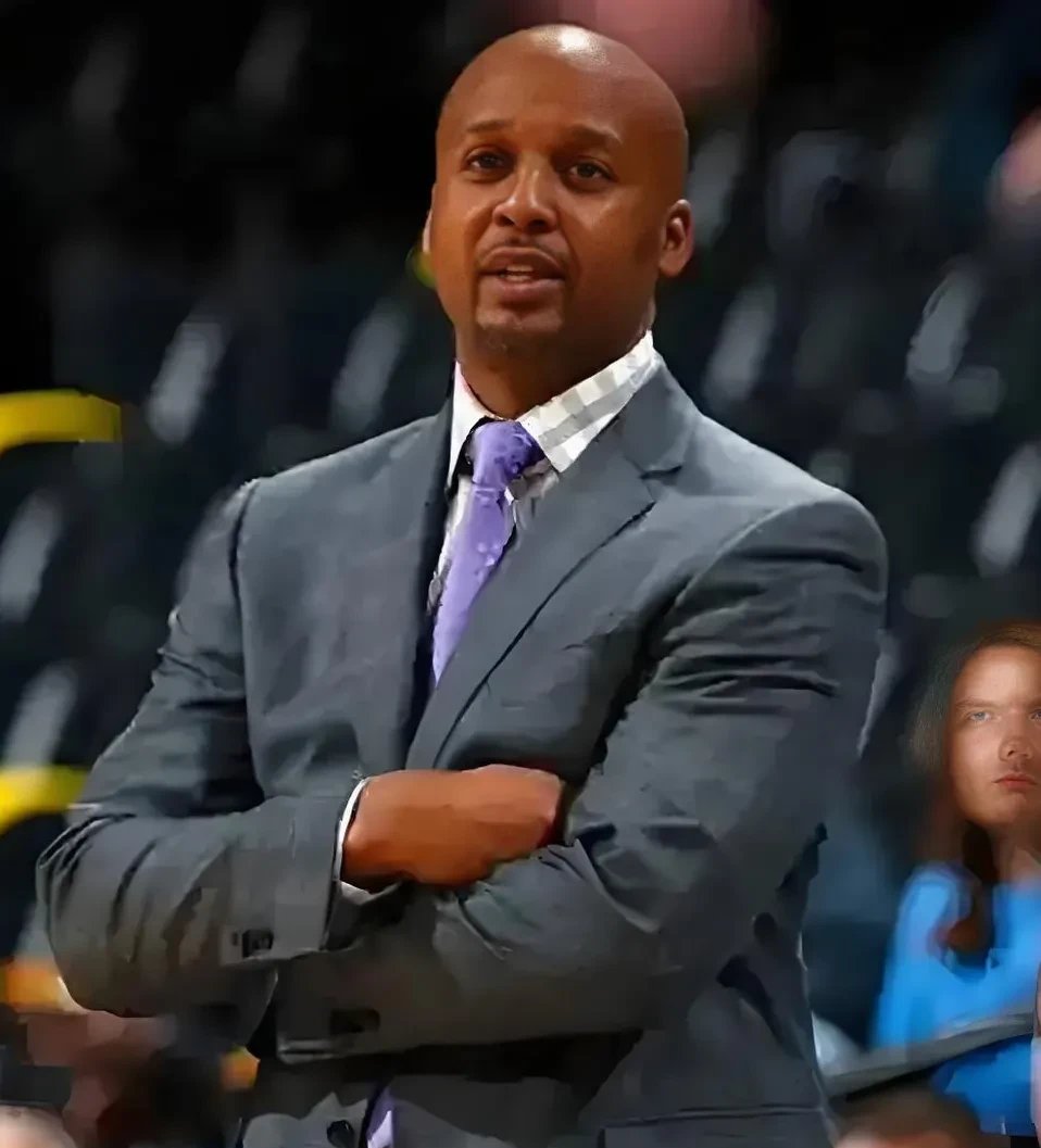 PG电子官网-快船主教练受批评，球队遭遇危机