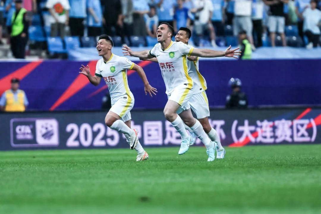 PG平台-稳操胜券，球队从容取得比赛胜利