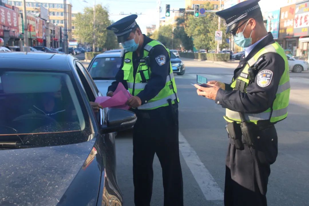 铁卫坚守防线守安全，球队豪取晋级胜利的简单介绍