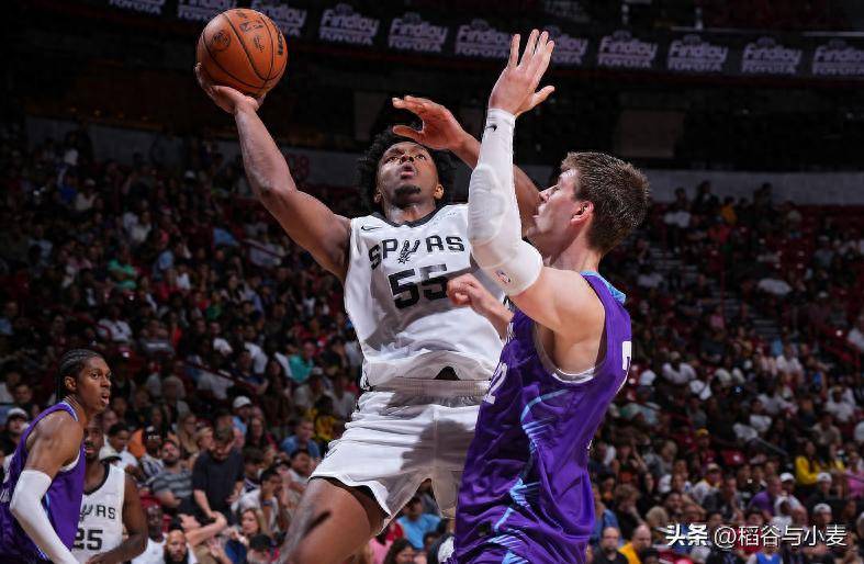 利尔赢得南锡德比，保持联赛第一