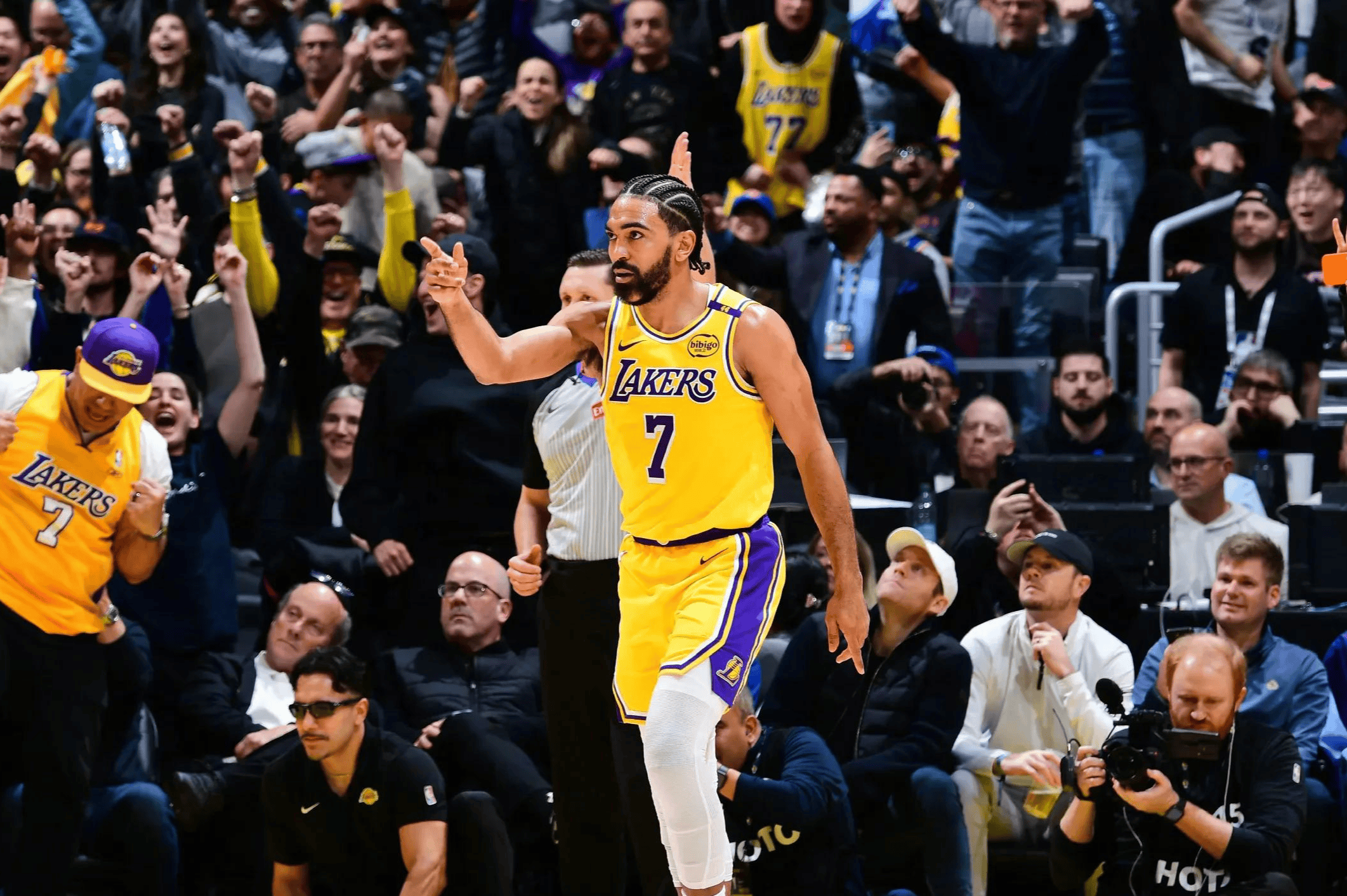 湖人大胜尼克斯，取得三连胜