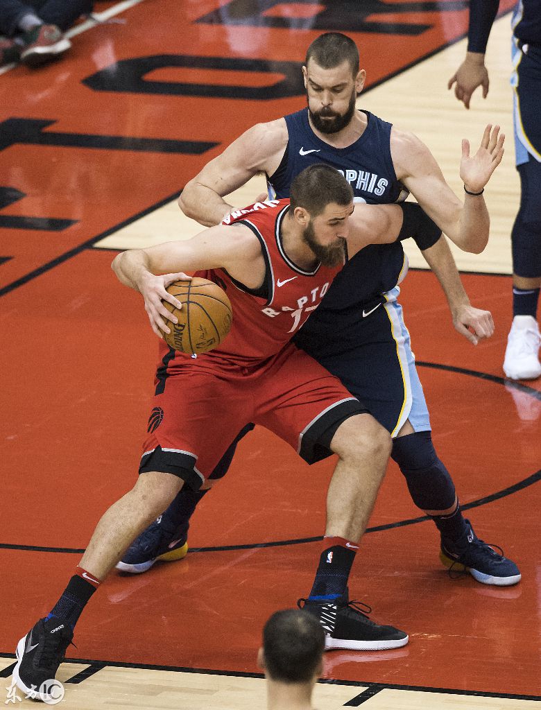 震惊-替补球员菲尔詹德尔远景突然消逝