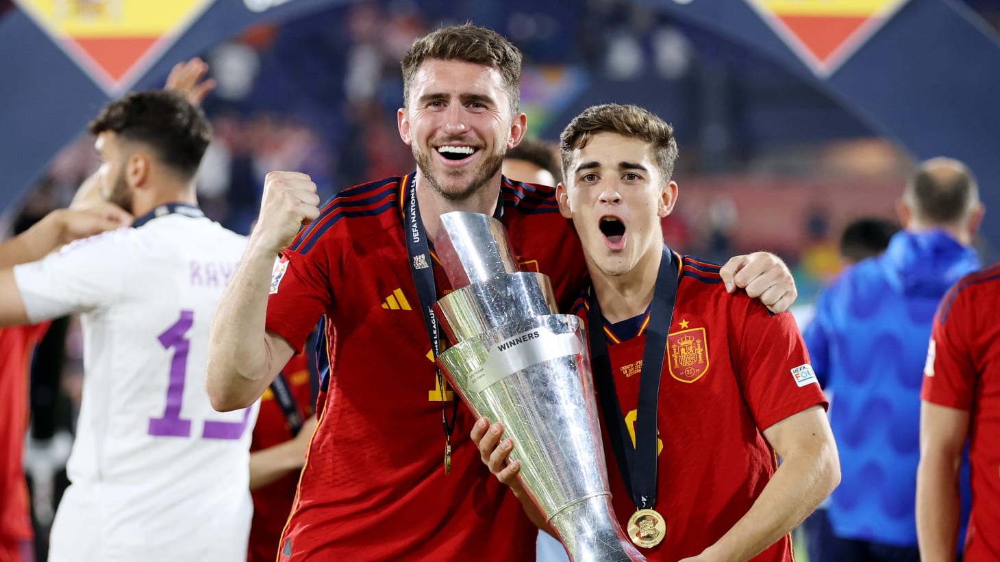 欧洲杯比赛谁能夺走冠军？强队角逐激烈