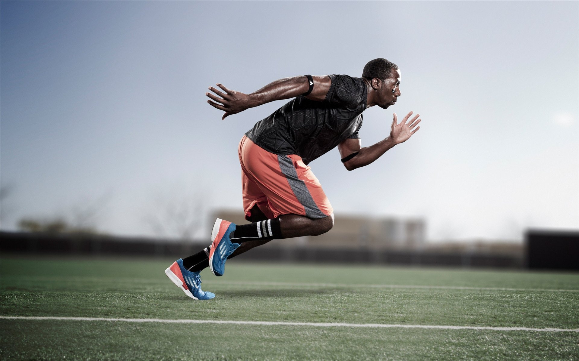 当篮球遇见东方明珠，詹姆斯49分助尼克斯外滩硬仗险胜上海队